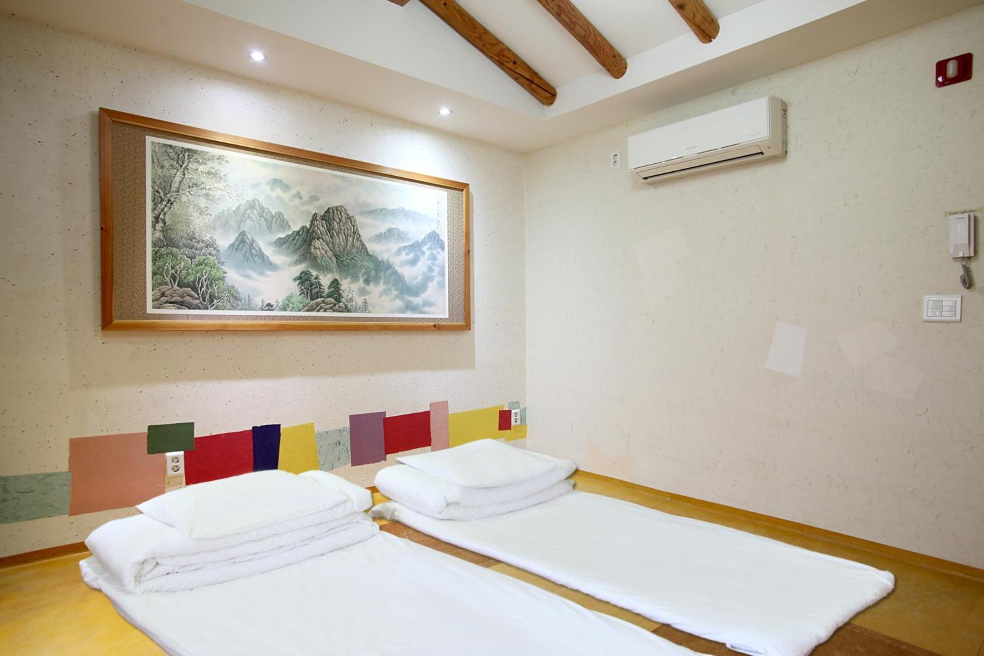 Jeonju Hanok Taejogung Hotel Номер фото